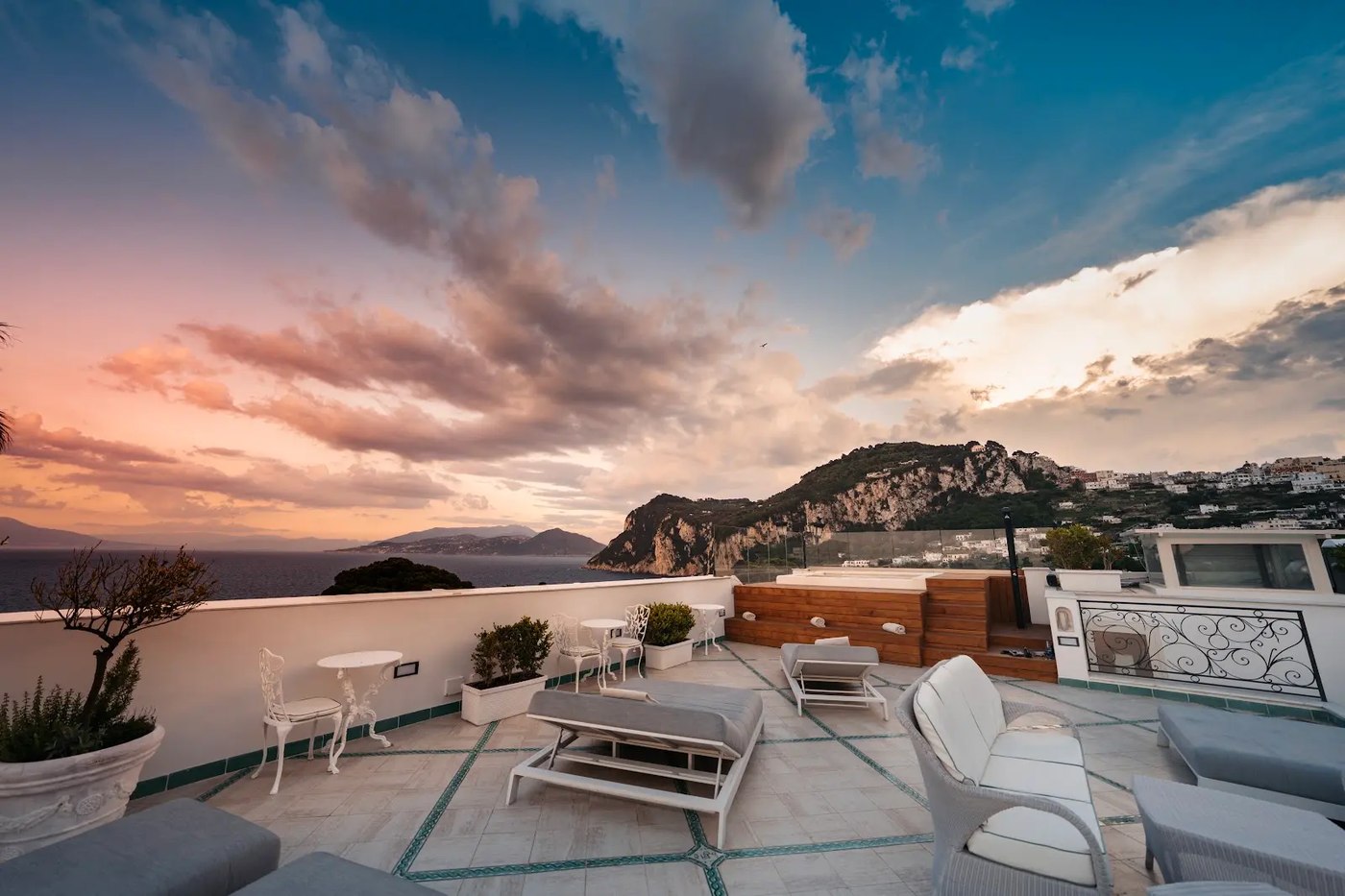Il Roof al tramonto, lounge panoramica